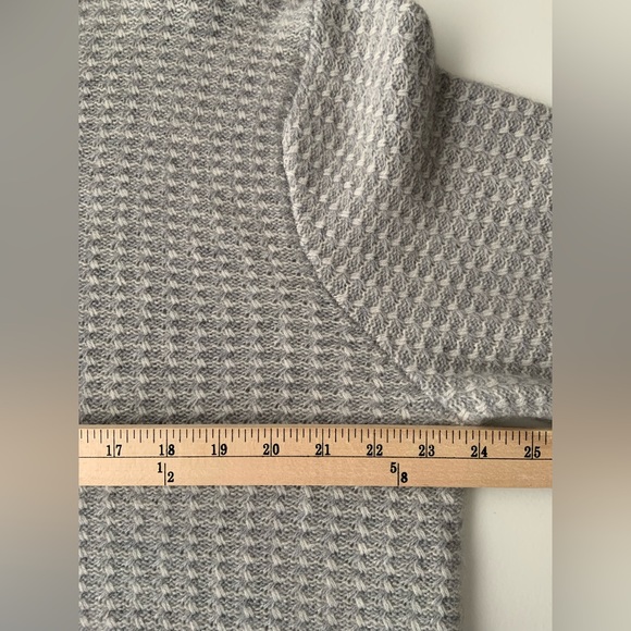 Saks Fifth Avenue Men’s Cashmere Sweater Gray Excellent XL - Picture 5 of 10